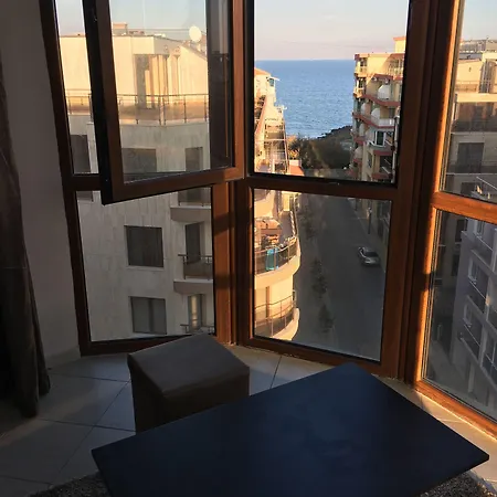 Salt بوموري