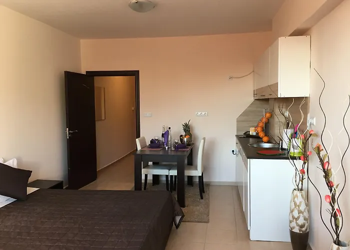 Salt Aparthotel Pomorie